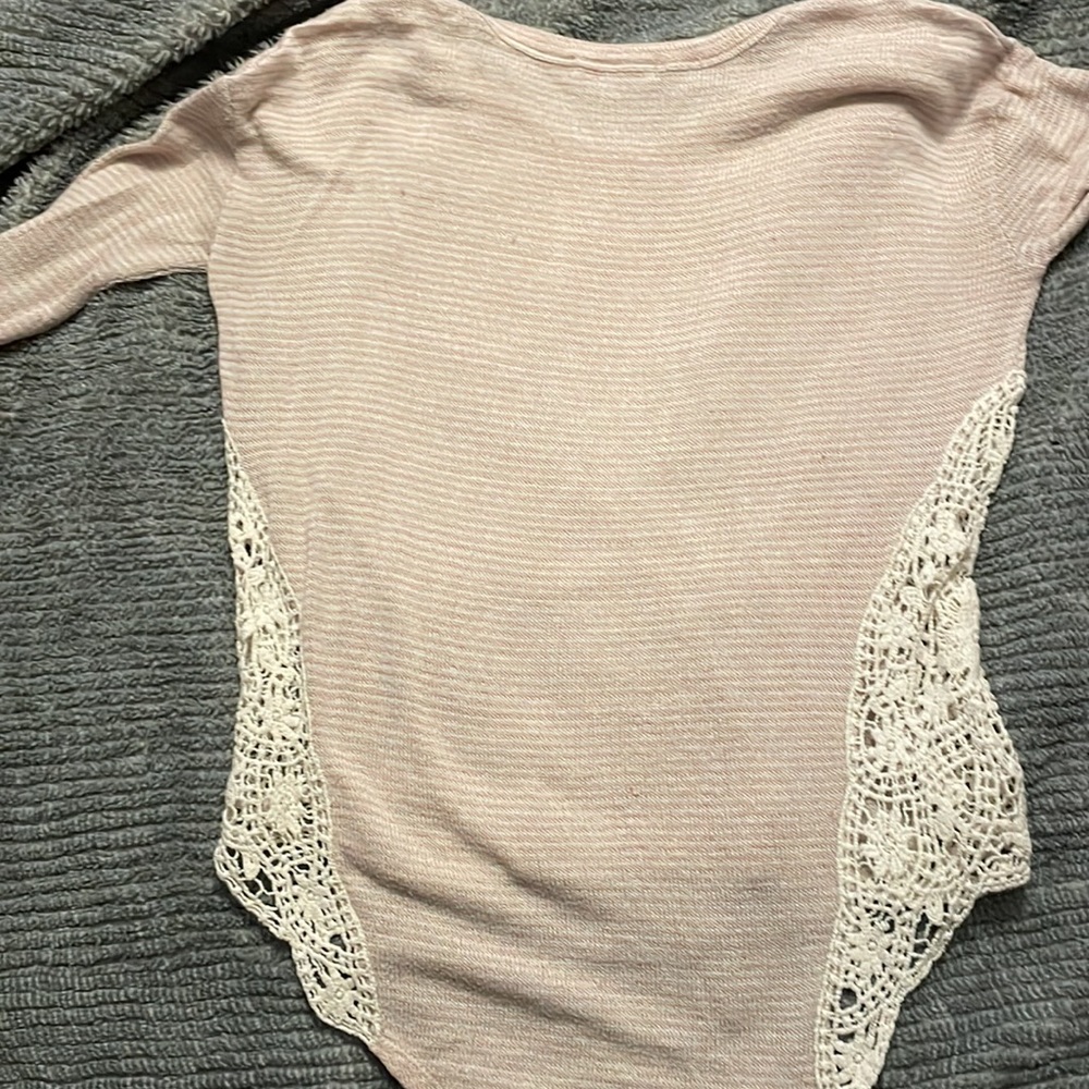 Pink sweater - Picture 3 of 3